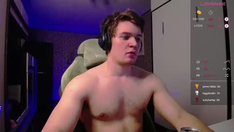 Snapshot of cumzan_ chatting on February 13, 12:13 am Tarzan online show from February 13, 12:13 am