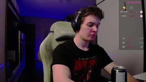 Snapshot of cumzan_ chatting on February 16, 6:32 pm Tarzan online show from February 16, 6:32 pm