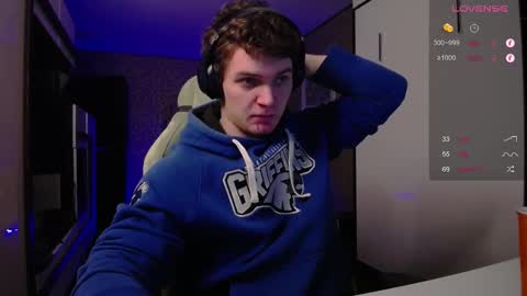 Snapshot of cumzan_ chatting on February 20, 12:08 am Tarzan online show from February 20, 12:08 am