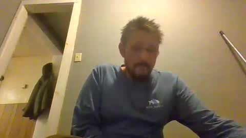 Snapshot of cuntreeboy68 chatting on December 4, 5:27 am Bash online show from December 4, 5:27 am