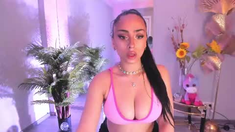 cupcake_izzy online show from July 8, 5:17 pm