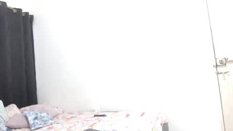 dominic and julieta... independent models online show from December 18, 11:16 am