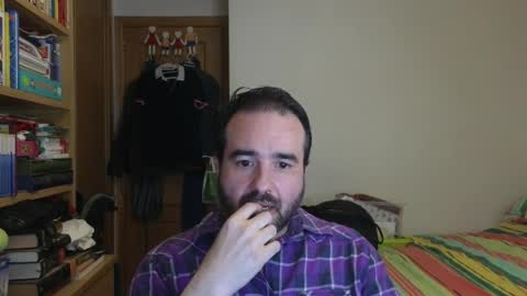 Snapshot of curiosillo1983 chatting on June 5, 2:23 pm curiosillo1983 online show from June 5, 2:23 pm