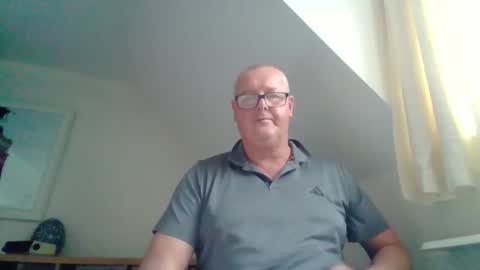 curiousax77 online show from April 17, 10:51 am