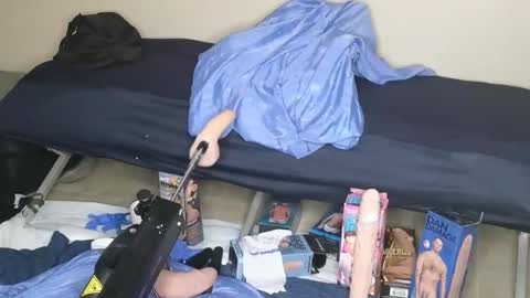 Curiousbisex22 online show from April 16, 12:28 pm