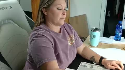 Snapshot of curiouscouple3143 chatting on January 27, 3:39 pm curious couple online show from January 27, 3:39 pm