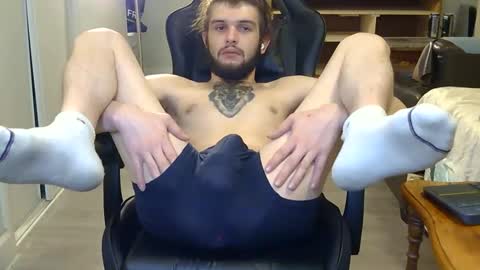 curiouss25 online show from April 4, 9:07 am