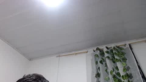 Snapshot of curiuscouplehot chatting on December 22, 10:34 am Pablo and emma online show from December 22, 10:34 am