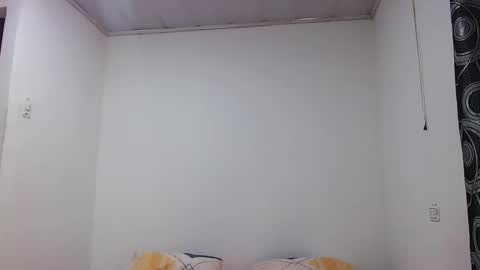 Snapshot of curiuscouplehot chatting on January 11, 9:58 am Pablo and emma online show from January 11, 9:58 am