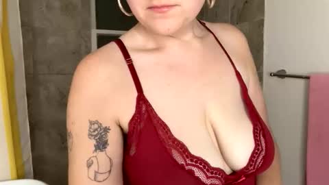 Snapshot of curliegirlee chatting on February 20, 6:19 am curliegirlee online show from February 20, 6:19 am