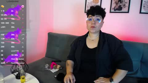 Snapshot of curly_cam_queen chatting on October 12, 11:48 pm Bruna online show from October 12, 11:48 pm