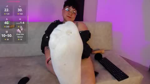 Snapshot of curly_cam_queen chatting on January 6, 8:18 am Bruna online show from January 6, 8:18 am