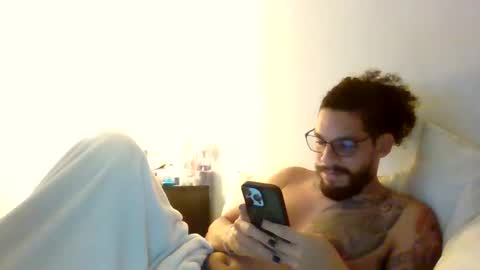 curly_louis online show from October 4, 11:47 pm