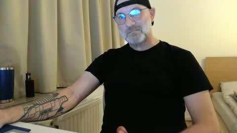 Curman85 online show from April 14, 11:00 pm