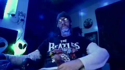 Snapshot of curtisbaldwin805 chatting on December 14, 2:11 pm Curtisdow420 online show from December 14, 2:11 pm