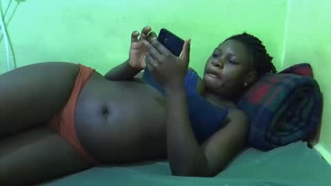 Snapshot of curvy_corazon1 chatting on October 19, 4:57 am curvy_corazon1 online show from October 19, 4:57 am