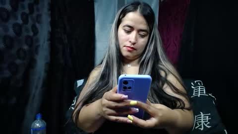 Snapshot of curvy_emma0 chatting on October 23, 11:35 pm Emma online show from October 23, 11:35 pm