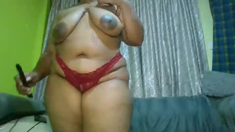 Essie online show from January 31, 10:31 pm