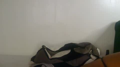 Snapshot of curvy_vee chatting on July 2, 7:14 am vee online show from July 2, 7:14 am