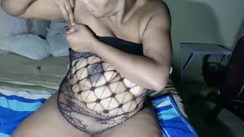 curvybae45 online show from February 25, 8:40 pm