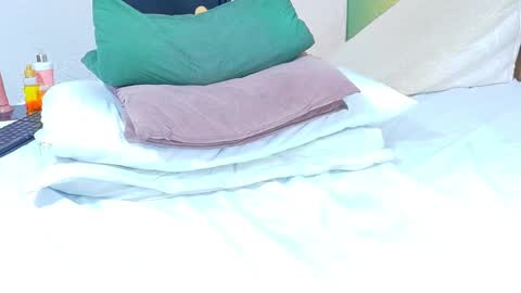 Snapshot of curvyebonyy_ chatting on February 21, 10:15 pm Danna online show from February 21, 10:15 pm