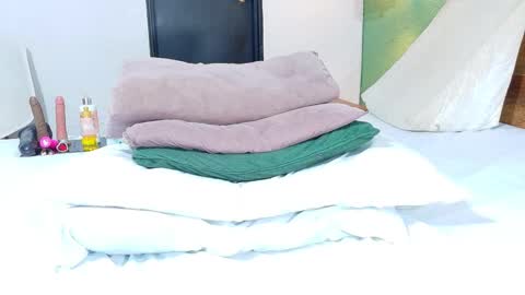 Snapshot of curvyebonyy_ chatting on March 1, 10:21 pm Danna online show from March 1, 10:21 pm