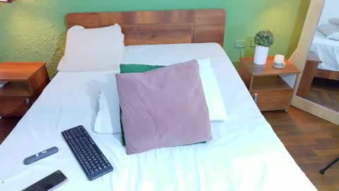 Snapshot of curvyebonyy_ chatting on October 7, 7:55 pm Danna online show from October 7, 7:55 pm
