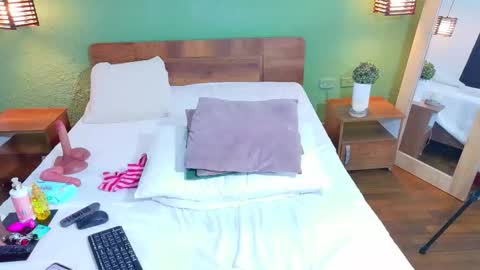 Snapshot of curvyebonyy_ chatting on November 12, 6:19 pm Danna online show from November 12, 6:19 pm