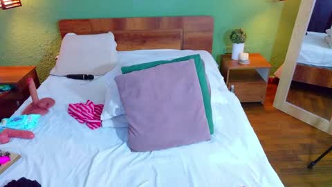 Danna online show from April 10, 6:12 pm