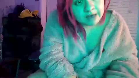 Snapshot of curvylucifinaxxx chatting on December 7, 6:54 am Lucifina ganja kittens online show from December 7, 6:54 am