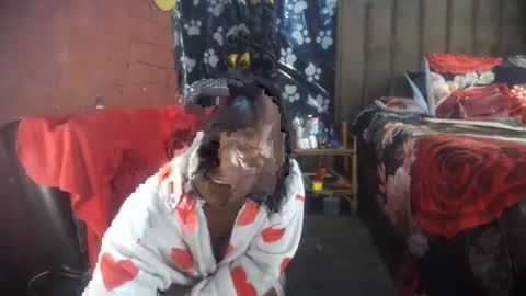 Snapshot of curvypear76x chatting on November 17, 10:10 am curvypear76x online show from November 17, 10:10 am