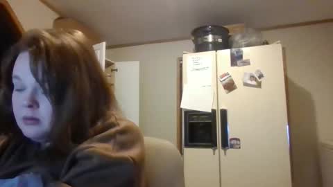 Snapshot of curvyplayday chatting on February 15, 3:47 am dahlia -kim online show from February 15, 3:47 am