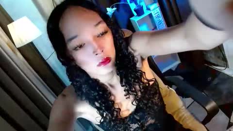 BBY CURLYHANNA online show from November 9, 3:21 pm