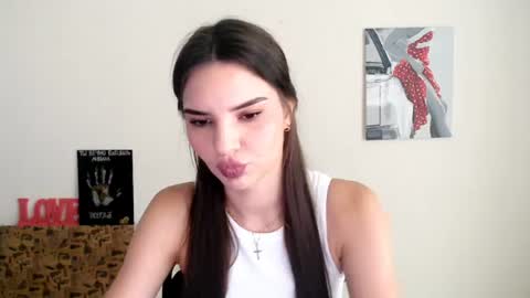 Snapshot of cute_adelina_ chatting on July 14, 9:14 am Adelina online show from July 14, 9:14 am