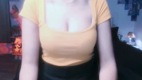 Alisha online show from May 8, 6:35 pm
