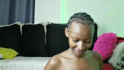 cute annah online show from December 19, 7:07 pm