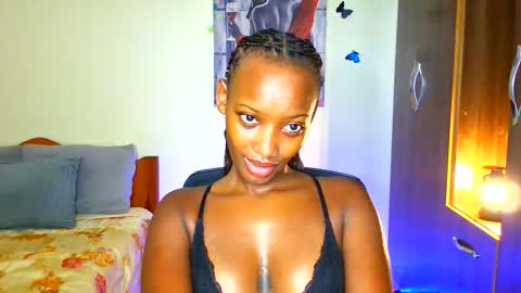 cute annah online show from April 3, 6:00 am