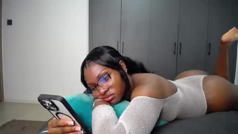 Liya online show from May 23, 8:02 pm