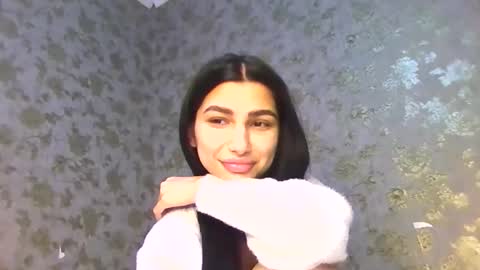 Snapshot of cute_cherry007 chatting on June 5, 8:25 pm Cherry girl online show from June 5, 8:25 pm
