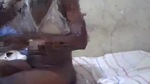 Snapshot of cute_divah4 chatting on July 5, 4:25 pm cute_divah4 online show from July 5, 4:25 pm