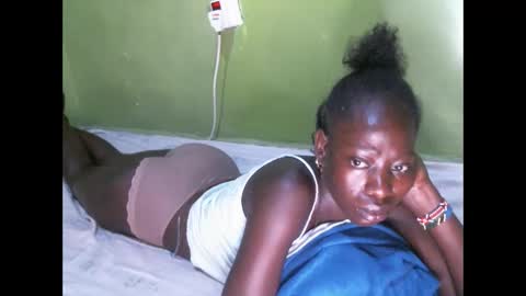 Snapshot of cute_doria chatting on October 1, 12:49 am cute_doria online show from October 1, 12:49 am