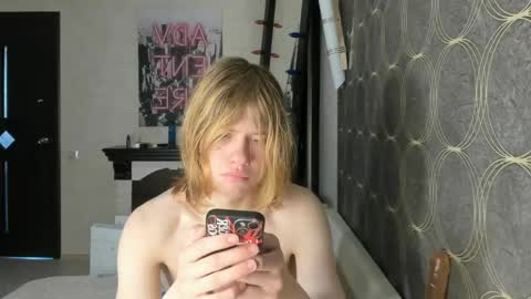 Snapshot of cute_grecha chatting on April 29, 5:44 am Grisha online show from April 29, 5:44 am