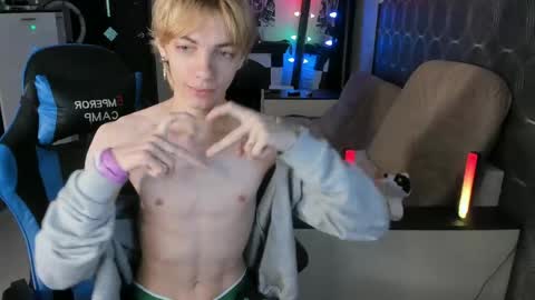 Snapshot of cute_grecha chatting on May 11, 6:52 am Grisha online show from May 11, 6:52 am