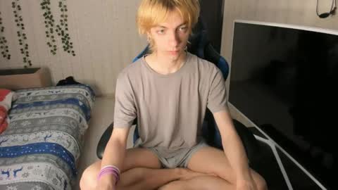 Snapshot of cute_grecha chatting on May 24, 8:03 pm Grisha online show from May 24, 8:03 pm