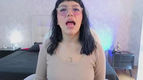 Sofa  online show from April 15, 12:01 pm