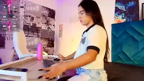 Cute horny1 online show from July 31, 1:32 pm