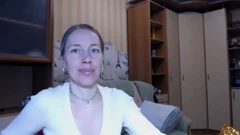 cute_lion_ online show from March 17, 2:53 pm