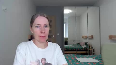 Snapshot of cute_lion_ chatting on May 12, 1:52 pm cute_lion_ online show from May 12, 1:52 pm