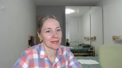 Snapshot of cute_lion_ chatting on May 13, 5:43 pm cute_lion_ online show from May 13, 5:43 pm
