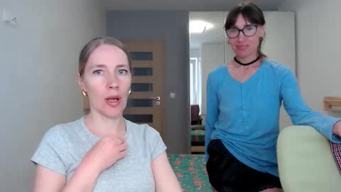 Snapshot of cute_lion_ chatting on May 23, 1:26 pm cute_lion_ online show from May 23, 1:26 pm